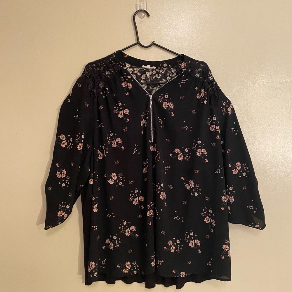 Maurices 4XL Black & Floral 1/2 Zip Up Front -Lace Shoulders Blouse Top